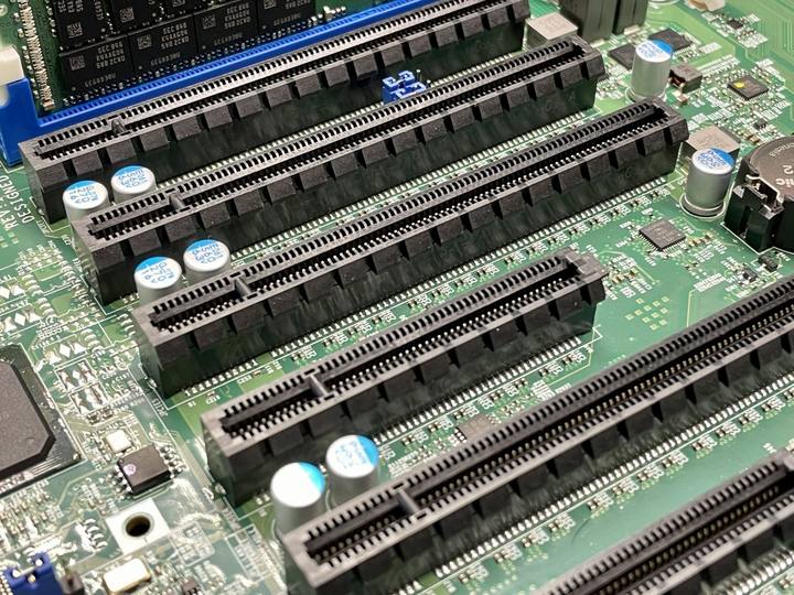 PCIe 3.0 riser [Hki]